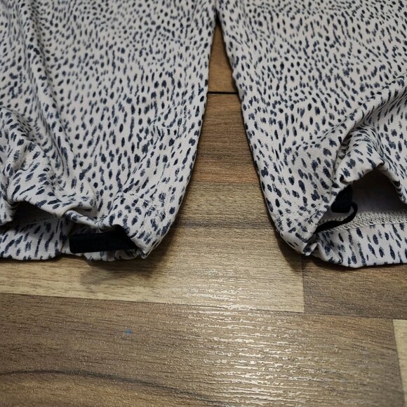 Lululemon Step Lively Crop Pants Dottie Dash Grain Black Size 6 Euc - Picture 3 of 11